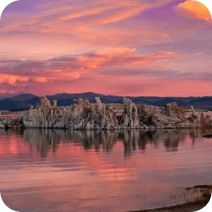 雄偉的山脈現場壁紙