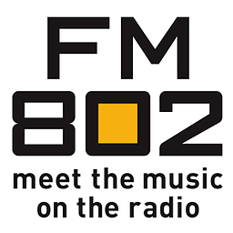 FM802